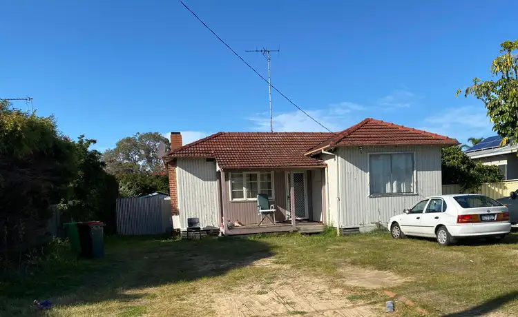 9 Woonnar Street, Carey Park WA 6230