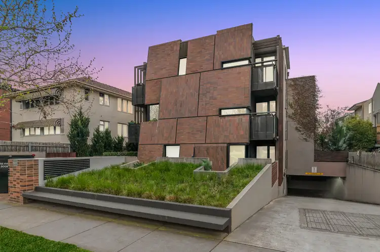 8/233 Dandenong Road, Windsor VIC 3181