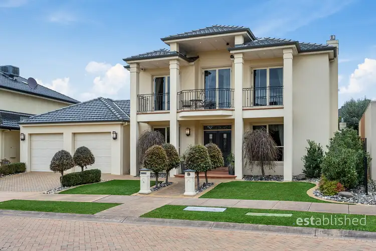 5 Sandlewood Lane, Sanctuary Lakes VIC 3030