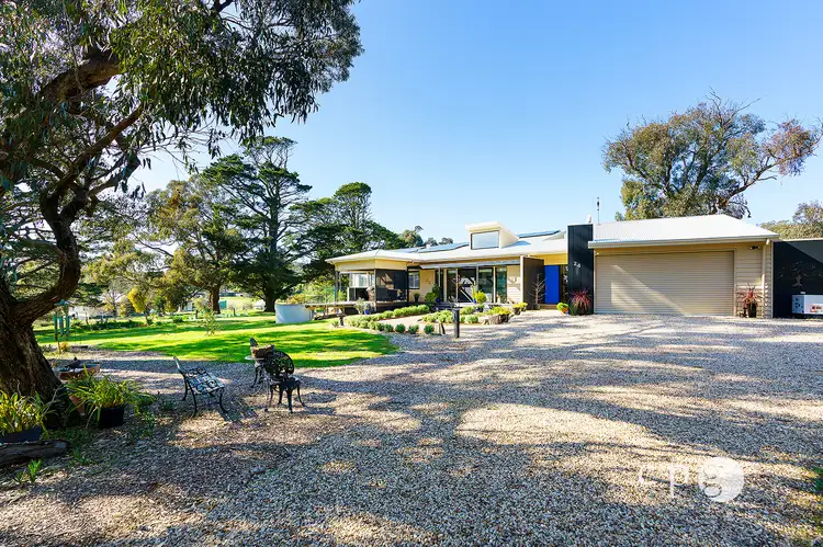 24 Gilbert Street, Elphinstone VIC 3448