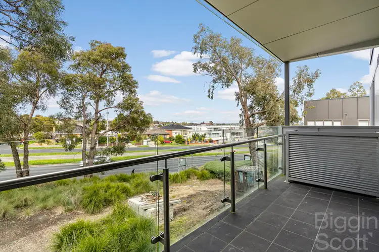 1/4 Yarra Bing Crescent, Burwood VIC 3125