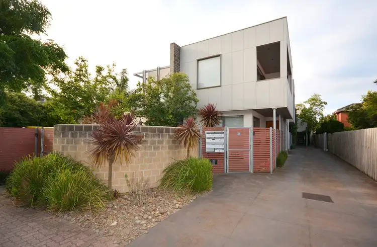585 Glenhuntly Road