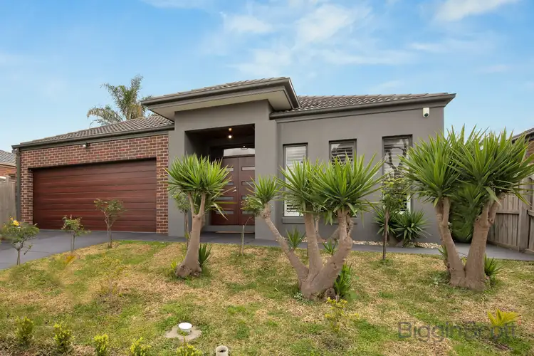 15 Deakin Grove, Burnside Heights VIC 3023