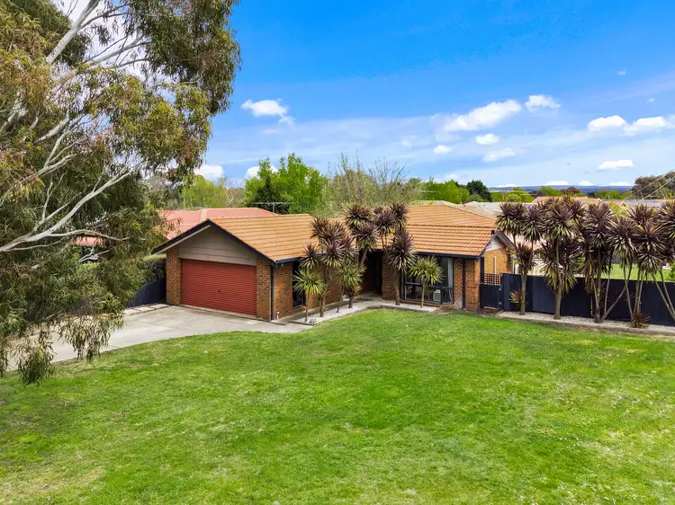 11 Mountain View Way, Gisborne VIC 3437