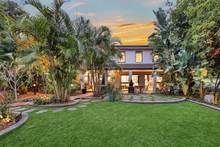 1 Tucker Street, Chapel Hill QLD 4069