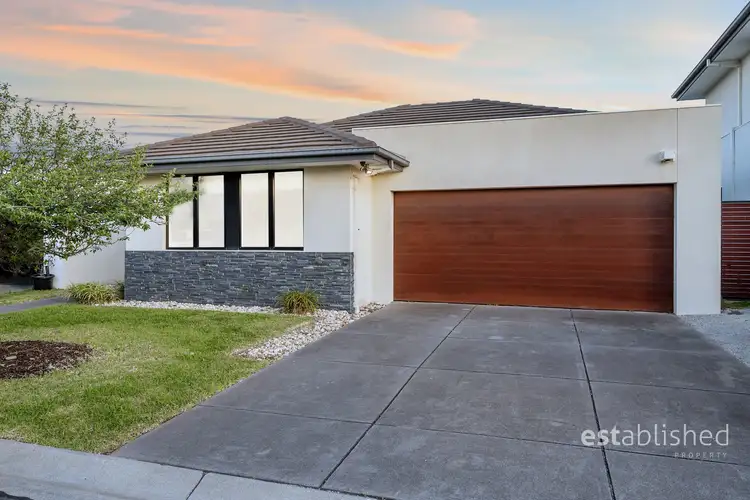 61 Signature Boulevard, Sanctuary Lakes VIC 3030