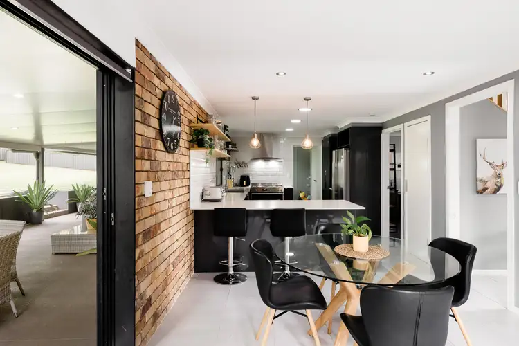 2 Palm Court, Rangeville QLD 4350