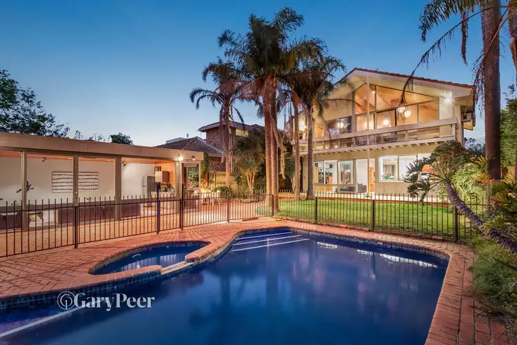 17 Oulton Street, Caulfield North VIC 3161