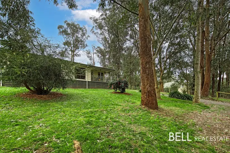 26 Hazel Street, Cockatoo VIC 3781