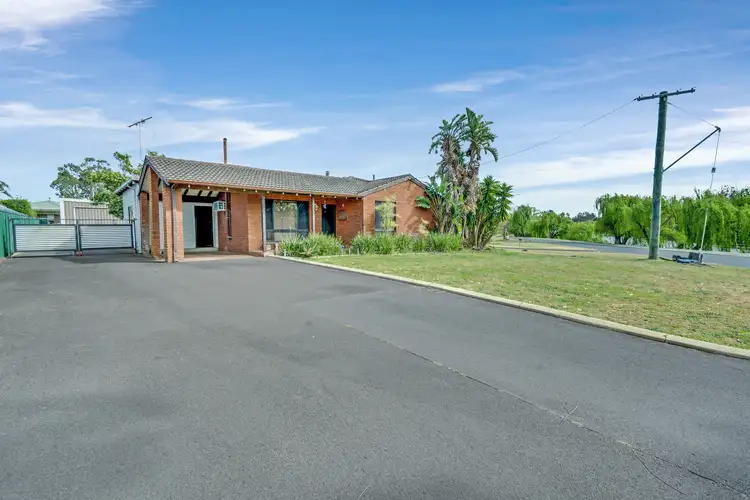 10 Eades Street, Glen Iris WA 6230