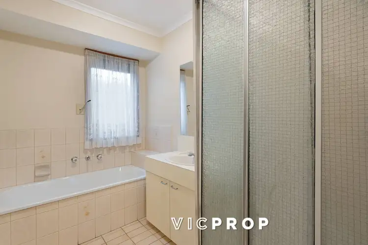 Fifth view of Homely house listing, 6 Loretta Court, Seabrook VIC 3028