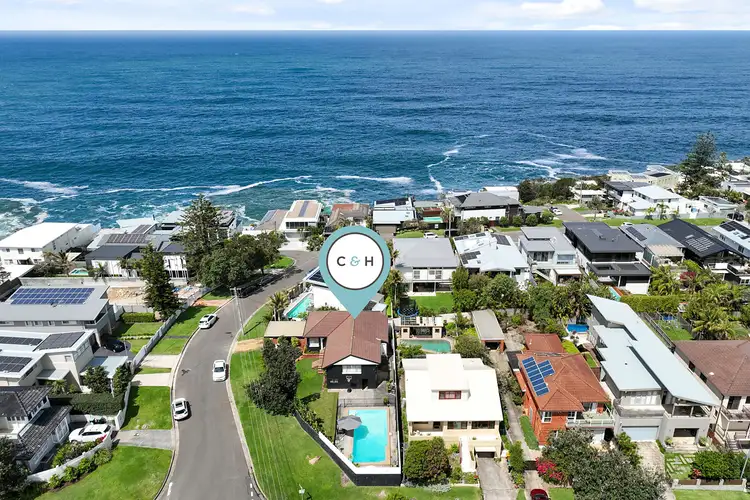 1 Robertson Road, North Curl Curl NSW 2099
