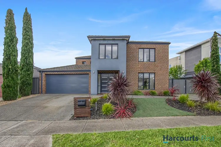 Second view of Homely house listing, 8 Sunnyside Way, Cairnlea VIC 3023