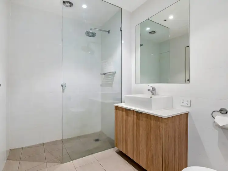 Sixth view of Homely apartment listing, 104/172 William Street, Melbourne VIC 3000