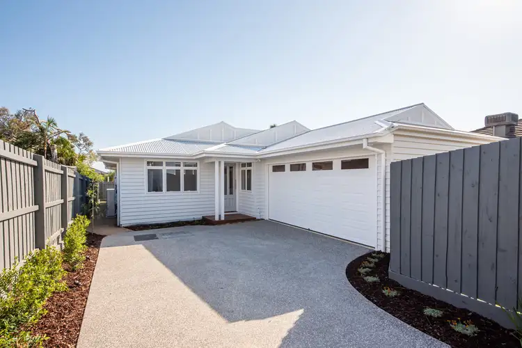Main view of Homely townhouse listing, 2/364 Nepean Highway, Parkdale VIC 3195