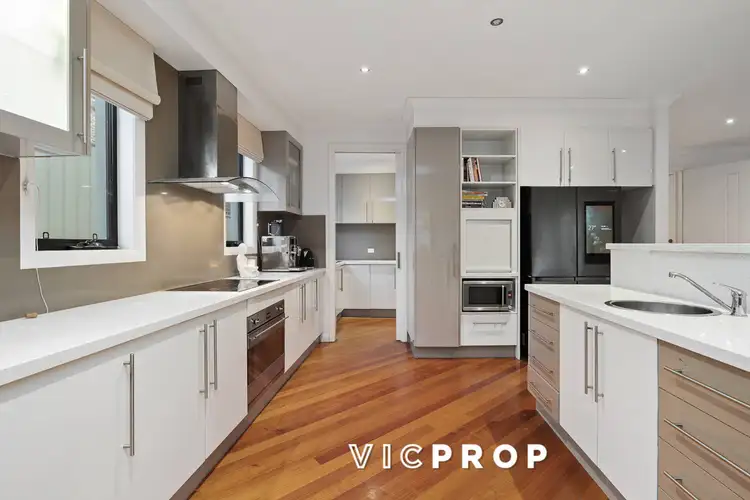 14 Hillandale Rise, Berwick VIC 3806
