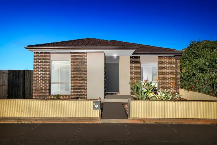 7/2 Elizabeth Street, Rockbank VIC 3335