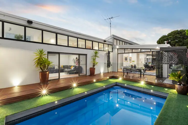 60 Filbert Street, Caulfield South VIC 3162