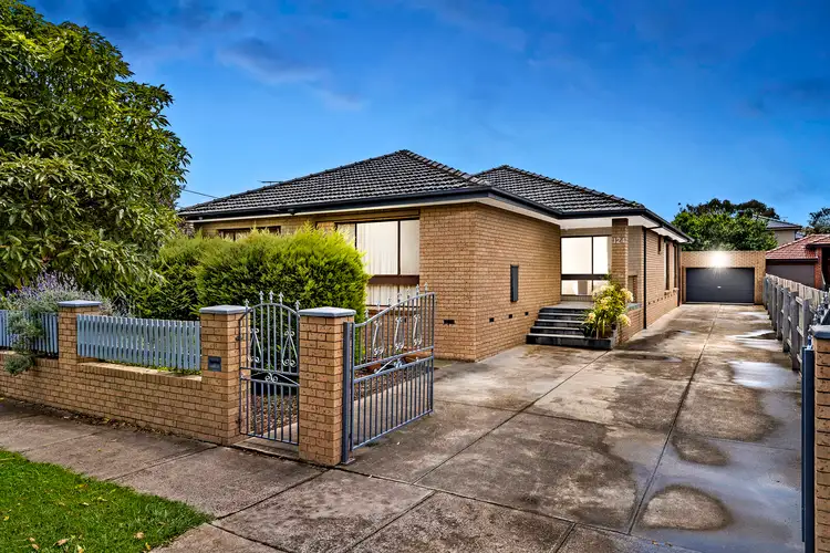 124 Suffolk Street, Maidstone VIC 3012