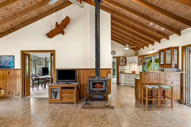 Fifth view of Homely house listing, 10 Shirley Drive, Taradale VIC 3447