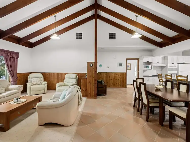 Fifth view of Homely house listing, 4 Marnic Court, East Albury NSW 2640
