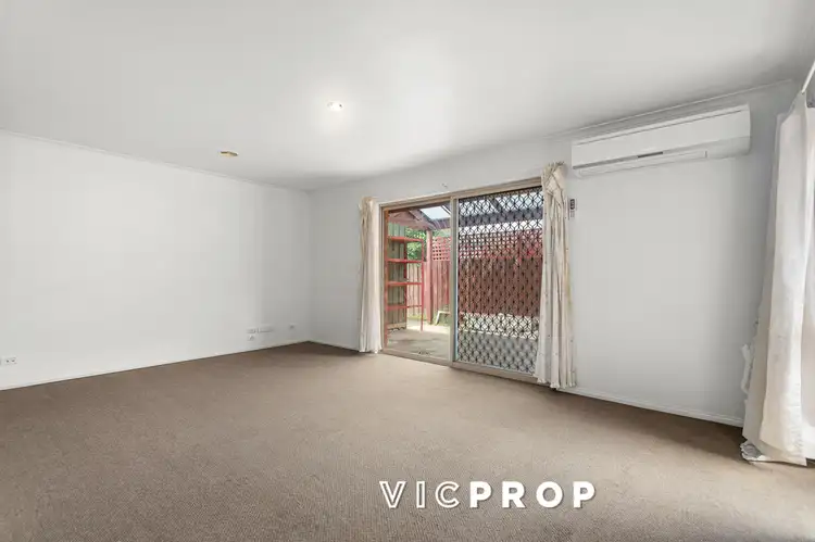 Fifth view of Homely house listing, 8 Gould Walk, Truganina VIC 3029