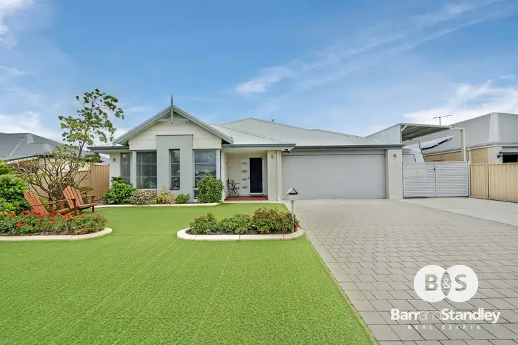20 Peninsula Lakes Drive, Eaton WA 6232