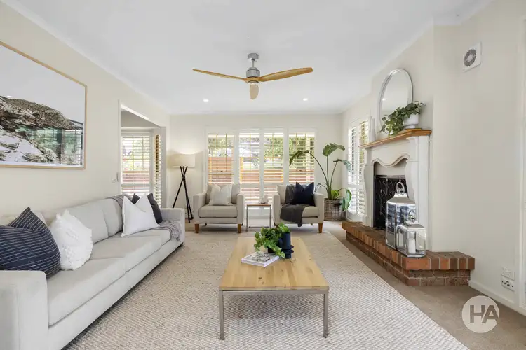 14 Eumeralla Grove, Mount Eliza VIC 3930