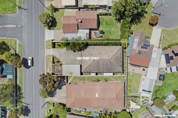 Second view of Homely block of units listing, 1-3/460 Kemp Street, Lavington NSW 2641