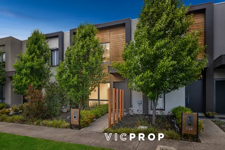 123 Waterhaven Boulevard, Point Cook VIC 3030