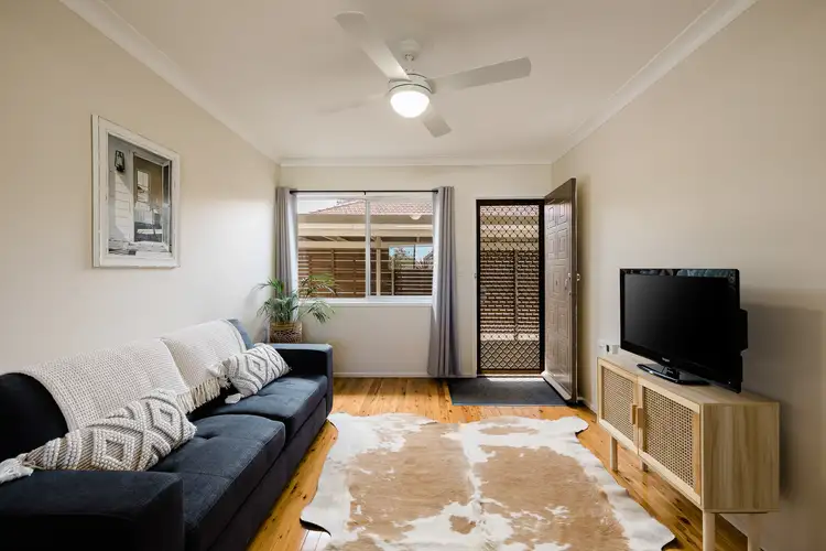 2/10 Long Street, Rangeville QLD 4350
