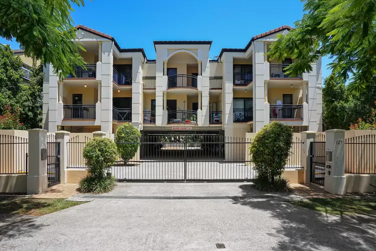 3/127 Macquarie Street, St Lucia QLD 4067