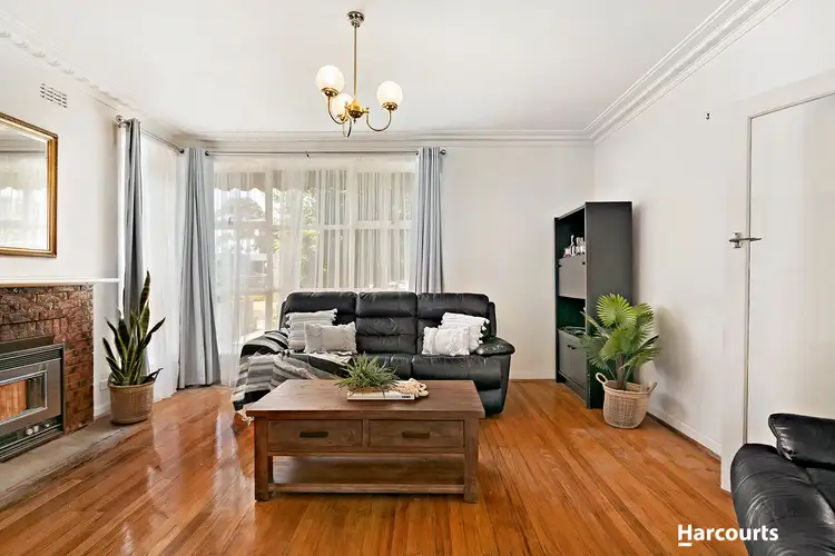 Second view of Homely house listing, 5 Viewbank Road, Mount Waverley VIC 3149