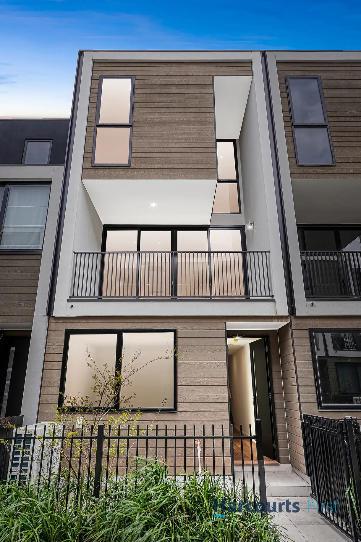 Main view of Homely townhouse listing, 5 Acacia Mews, Springvale VIC 3171