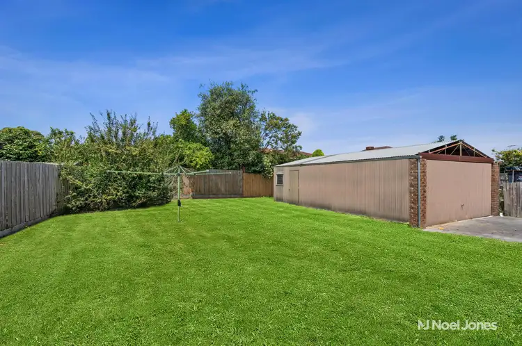 Fifth view of Homely house listing, 8 Dee Place, Rowville VIC 3178