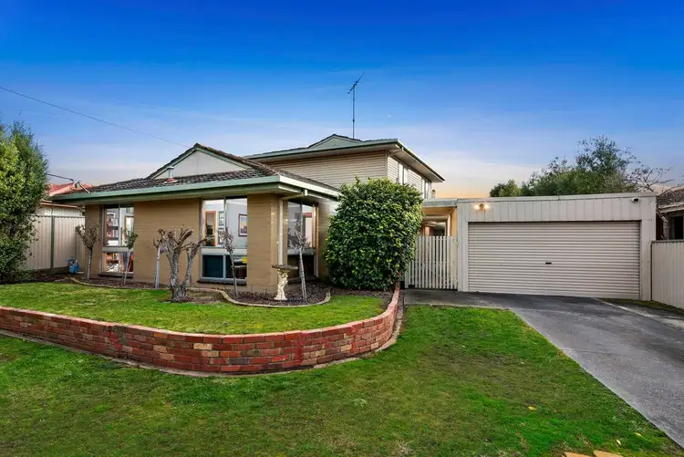 10 Amoore Avenue, Highton VIC 3216
