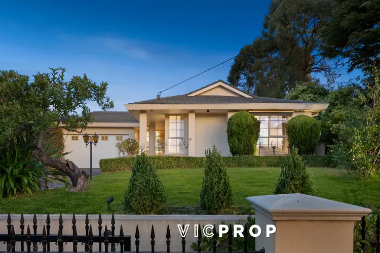 5 Robyn Street, Doncaster VIC 3108