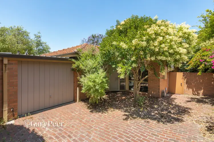 Main view of Homely unit listing, 2/8 Stone Street, Caulfield South VIC 3162