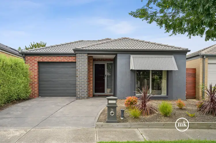 16 Tekin Terrace, Doreen VIC 3754