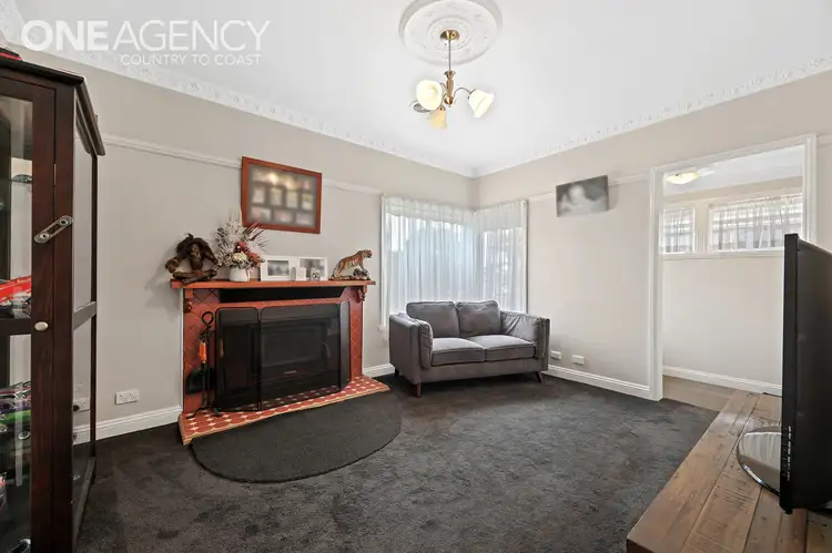 Fifth view of Homely house listing, 10 Gloucester Place, Warragul VIC 3820
