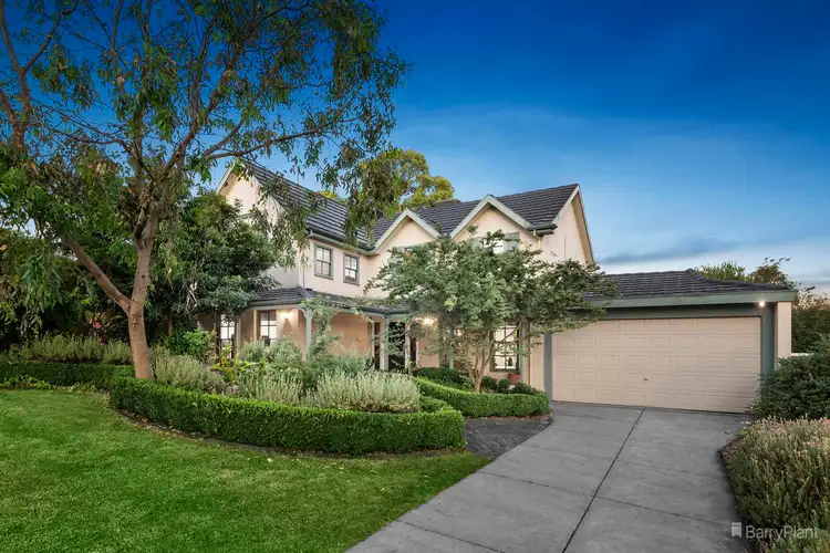 15 Stanton Crescent, Rosanna VIC 3084