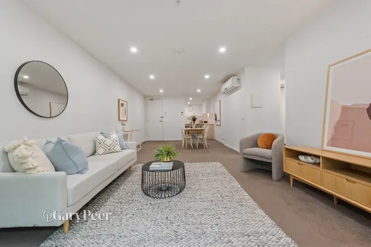 Third view of Homely apartment listing, 2/9 Railway Parade, Murrumbeena VIC 3163