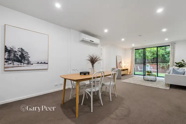 Fourth view of Homely apartment listing, 2/9 Railway Parade, Murrumbeena VIC 3163