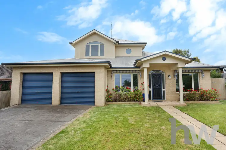 8 Burlington Crescent