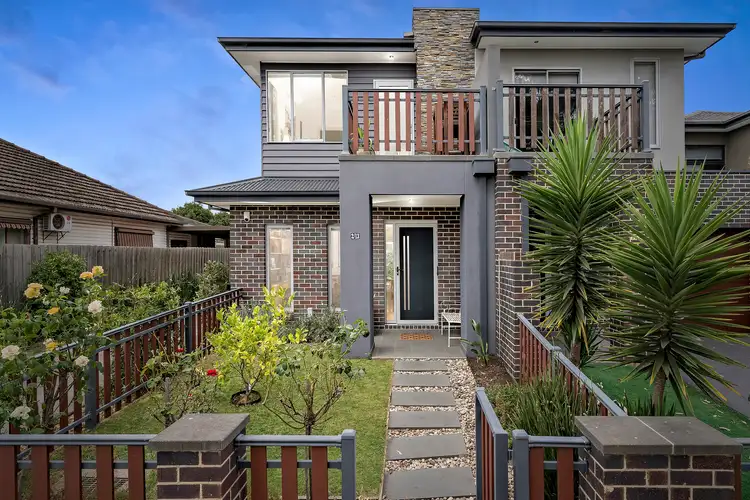 2/13 Radio Street, Maidstone VIC 3012