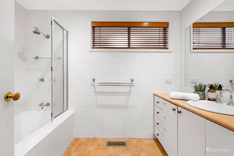 Sixth view of Homely house listing, 4 Clovelly Court, Viewbank VIC 3084