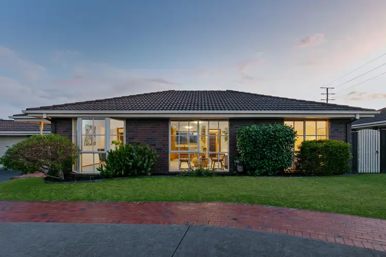 2/260-262 Warrigal Road, Cheltenham VIC 3192