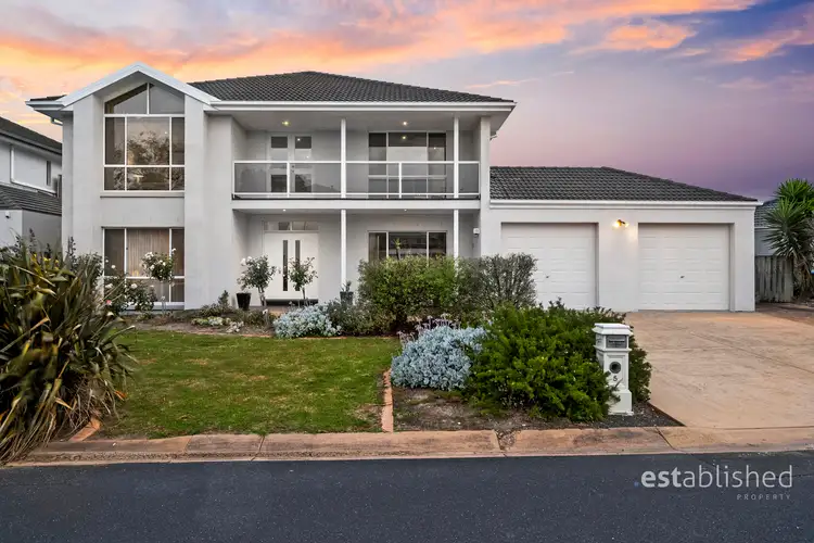 5 South Shore Avenue, Sanctuary Lakes VIC 3030