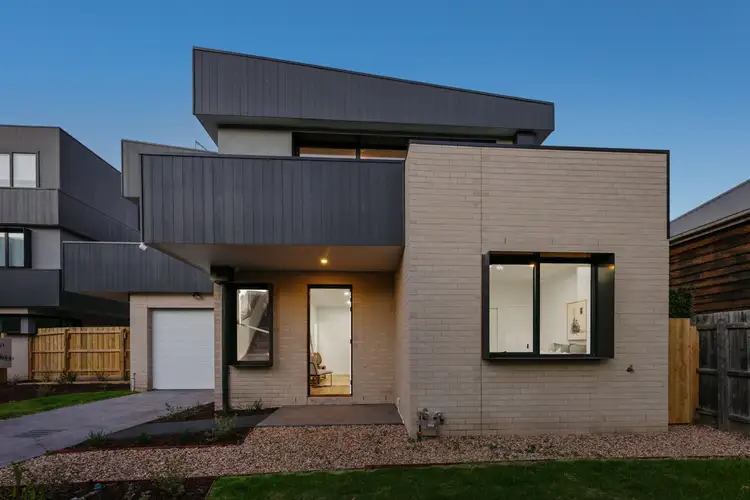 2/1 Park Street, Mordialloc VIC 3195