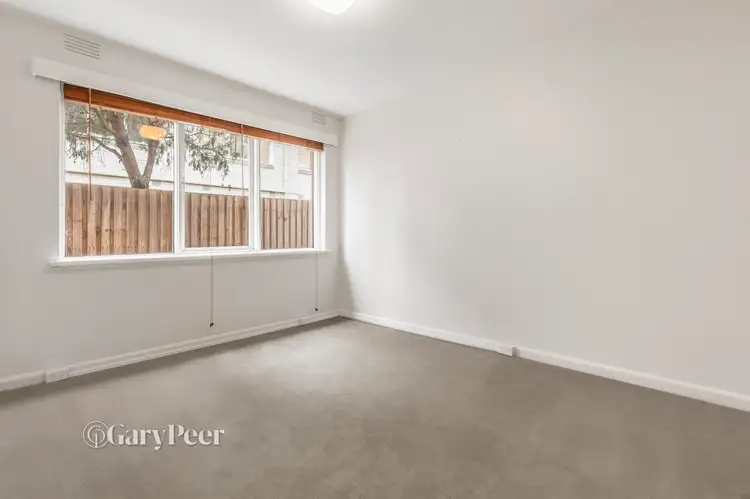 Third view of Homely apartment listing, 2/17 Oak Grove, Ripponlea VIC 3185